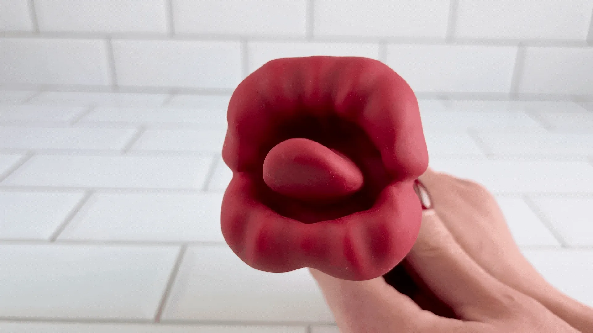 Flaming Red Lips Plus Clit-Licking Mouth & Pinpoint Vibe